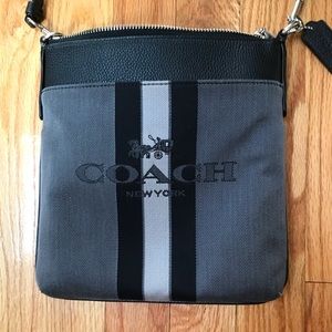 💕Authentic Coach Horse And Carriage Crossbody💕
